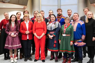 EUs Arktis-politikk legger fokus på urfolk: – Men det må settes i gang faktiske prosesser