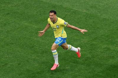 Vanvittig drama: Brasil videre i VM