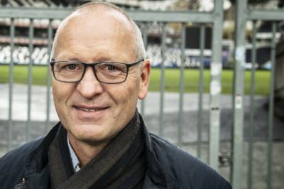 - Holdt på å kjøre av veien!