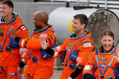 Se direkte: Nå sendes astronautene til månen