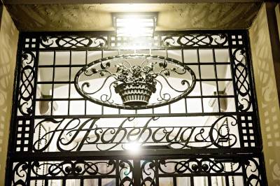 Aschehoug-salget: Utsetter budfrist