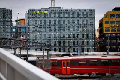 Solgte sin eget hovedkvarter for å leie det tilbake igjen. Hemmeligholder detaljene.