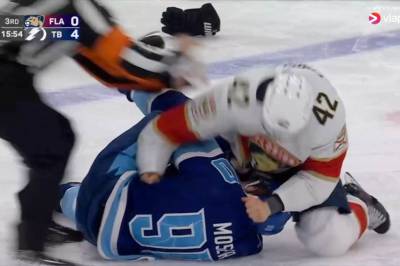 Her barker lagene sammen i et masseslagsmål