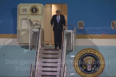 Disse næringslivstoppene ble med Trump på Air Force One: – Kan hjelpe Kina