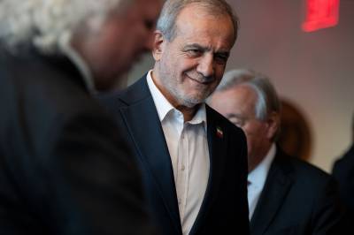 Irans president har besluttet å gjenåpne internett helt, ifølge iranske statlige medier