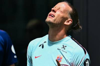 Tar til tårene etter spørsmål: – Tenker på henne hele tiden
