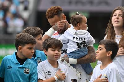 Neymar i tårer under nasjonalsangen dagen før VM-uttaket