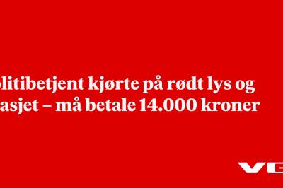 Politibetjent kjørte på rødt lys og krasjet – må betale 14.000 kroner