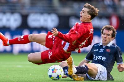 Viking-profil beklaget etter kynisk takling: Sendte motspiller til sykehus
