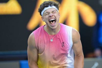 Ben Shelton slår Alcaraz ut av US Open kl. 03:33 i New York