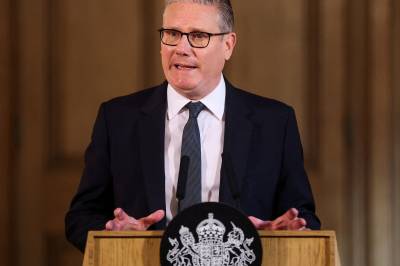 Starmer får støtte fra over hundre Labour-parlamentarikere