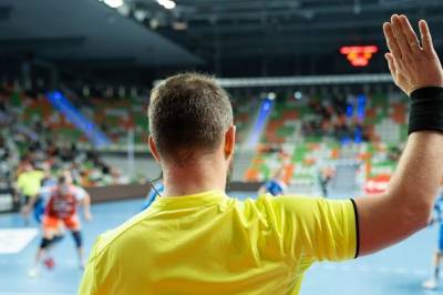 Hets mot håndballdommere vanlig – verst for kvinner