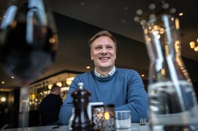 – Legg ned hele sulamitten