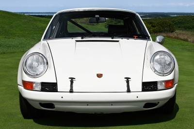 Hvilket tresifret tall har denne Porsche- modellen?