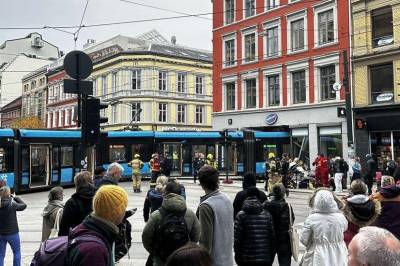 Trikk har kjørt inn i butikk i Storgata i Oslo sentrum