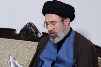 Iran nærmer seg avgjørelsen om øverste leder midt i en tilspisset konflikt