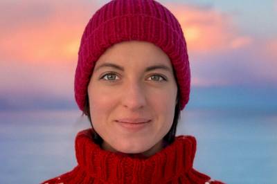 Sara er ensom i jula: – Jeg sitter alene og ser på at «alle andre» har det gøy