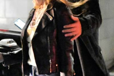 På date med yngre fotballspiller