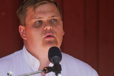 Regjeringen åpner for å endre loven om hatefulle ytringer