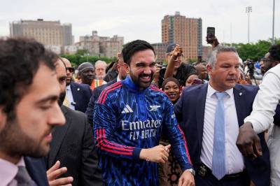New Yorks ordfører dukket opp i Arsenal-drakt