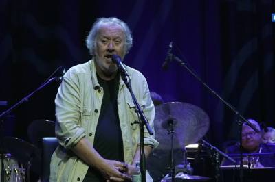 Bjørn Eidsvåg synger «Eg ser»
