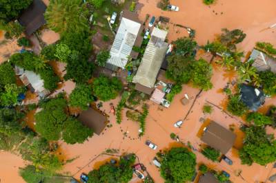 Hawaii: Står i den verste flommen på 20 år