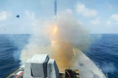 Trump: Har tatt kontroll over iransk skip: – Blåste hull i maskinrommet deres