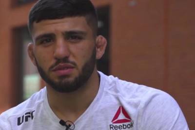 Ilia Topuria mener Arman Tsarukyan 