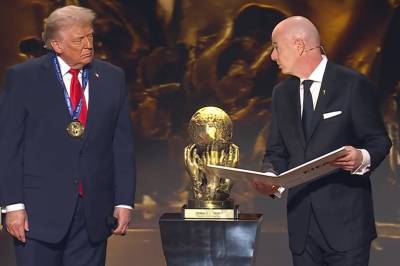 Donald Trump tildelt FIFAs første fredspris