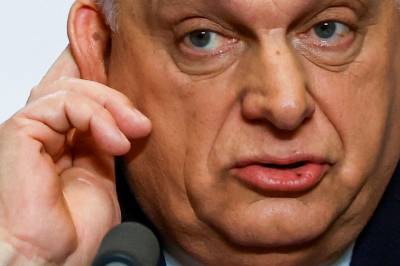 Viktor Orban trekker seg fra Ungarns parlament