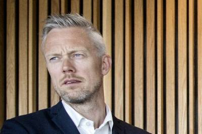 Angrende banksjef trekker seg