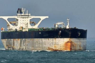 Russland setter inn ubåt for å beskytte sanksjonsbrytende oljetanker