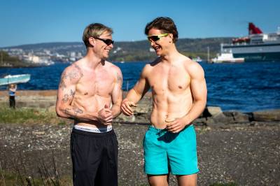 Slik nyter folk fridagen: - Blir både pølser og pils