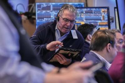 Trump taler i Davos – Wall Street åpner i pluss