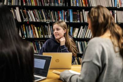 – Jeg tok Paracet nesten hver eneste dag for å komme meg gjennom skoledagen
