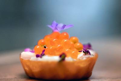 – Velkommen til snacks- og sushihimmelen