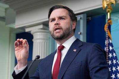 J.D. Vance: – Jeg støtter ICE