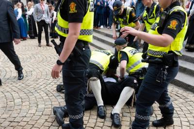 17. mai på en søndag: Tror det blir mindre bråk og fyll i år