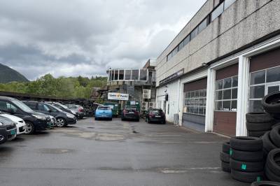 Innbrot på to bilverkstader