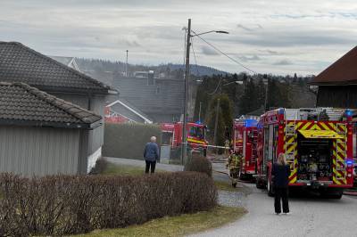 Full utrykning i Skien: Meldt om brann i bygning