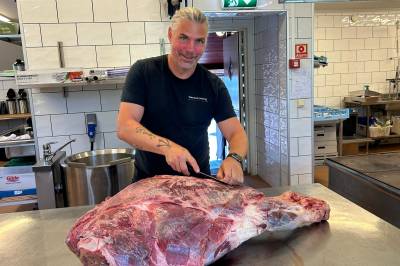 Raymond skal grille i ett døgn: – Den er gigantisk!