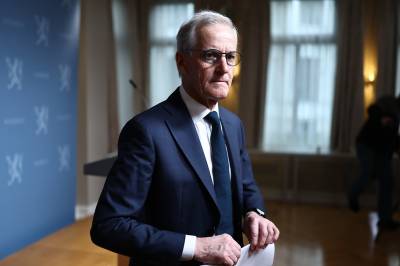 Se hele Støres pressekonferanse om Trumps tolltrussel