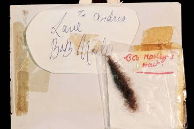 Bob Marleys dread­lock kan bli solgt for 320.000 kroner