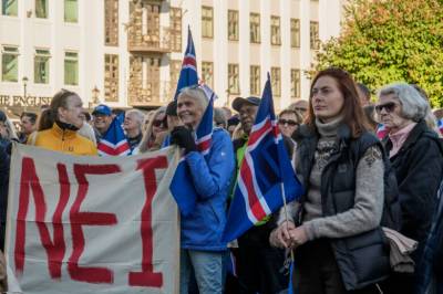 Knapp ledelse til nei-siden på Island