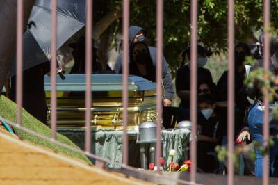 Meksikansk narkobaron gravlagt i gyllen kiste