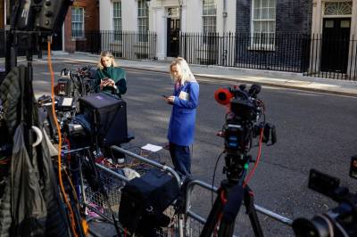 Britiske statsrenter skyter opp og pundet raser på regjeringskaos