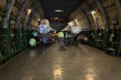 Her er to av de norske F-16-flyene som Ukraina ikke har fått