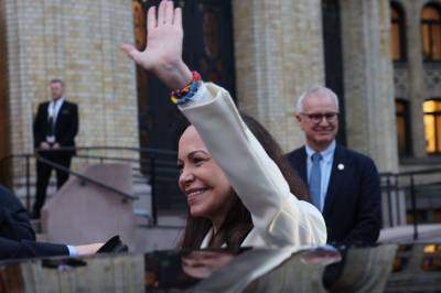 Ble smuglet ut av Vene­zuela i fiskebåt. Nå møter freds­pris­vinneren stats­minis­teren.