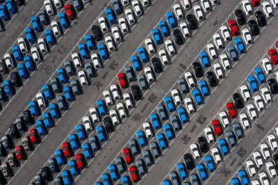 Endrer kurs: Satser på billige bensinbiler