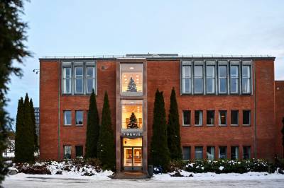 Mann dømt til 18 års fengsel for overgrep mot to stedøtre